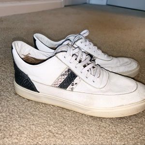 Kaanas white sneakers